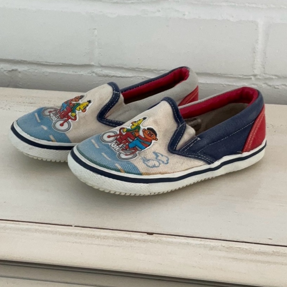 Boys Sesame Street Bert And Ernie Canvas Slip-On Sneakers Tennis Shoes Size 10